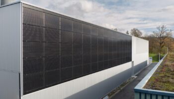 Solarmodule an der bestehenden Gebäudehülle