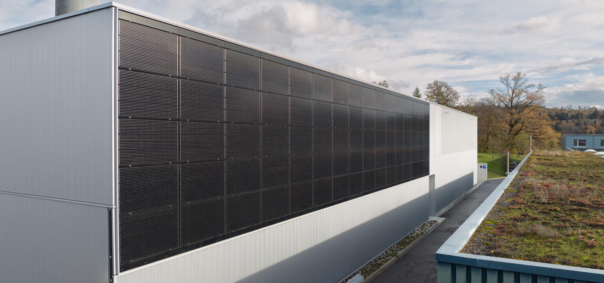 Photovoltaik an bestehender Gebäudehülle montieren